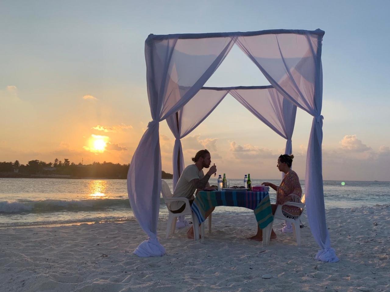 Molar Wave Hotel Himmafushi Buitenkant foto