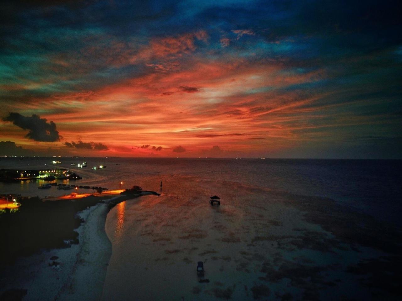 Molar Wave Hotel Himmafushi Buitenkant foto