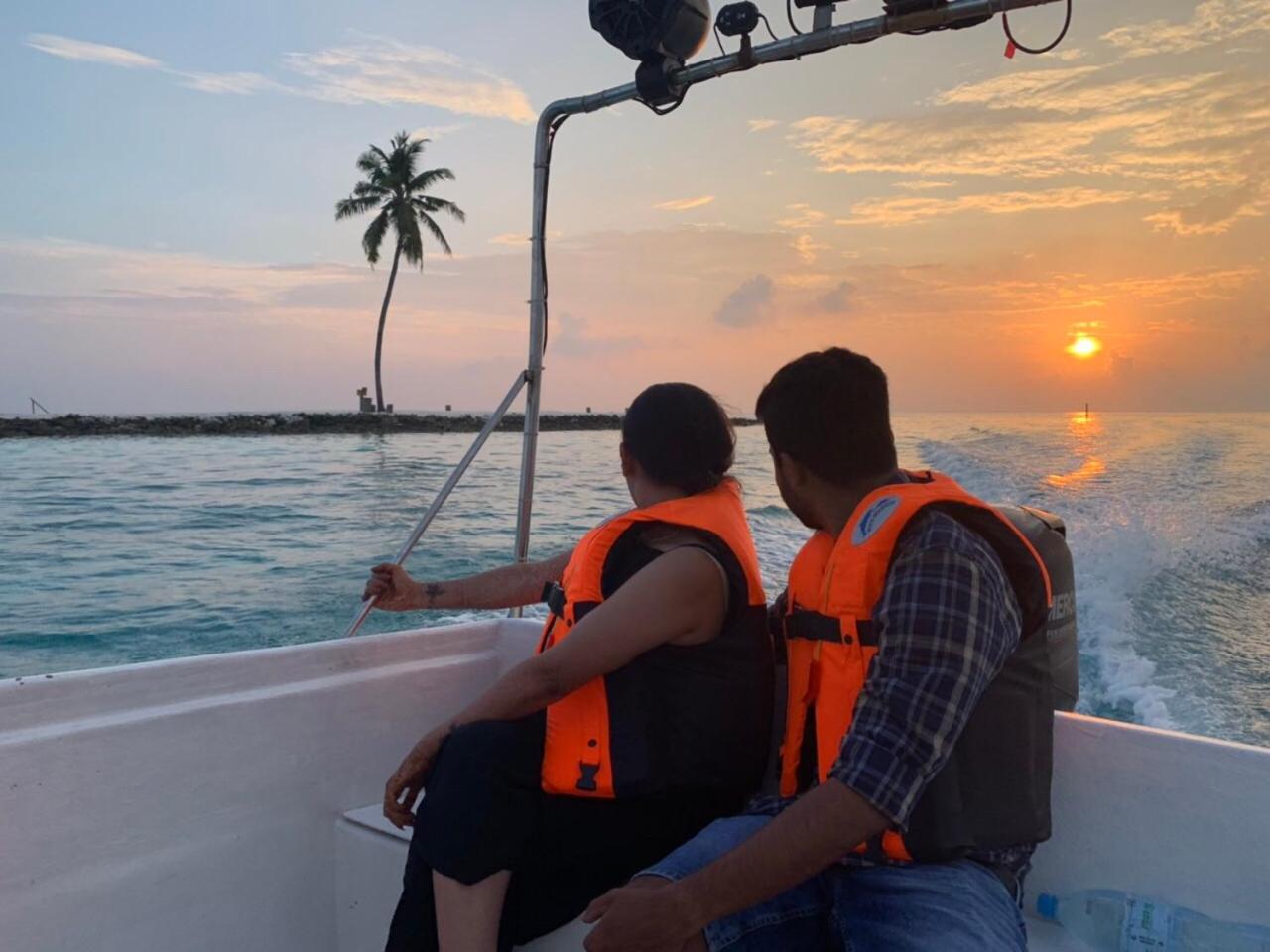 Molar Wave Hotel Himmafushi Buitenkant foto
